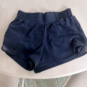 navy hottie hots lululemon